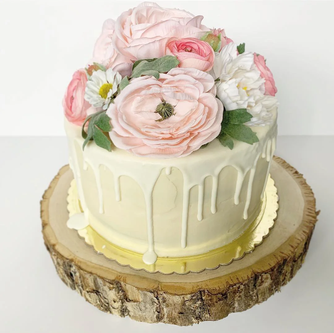 Rustic Vanilla Cake with a Vanilla Buttercream
