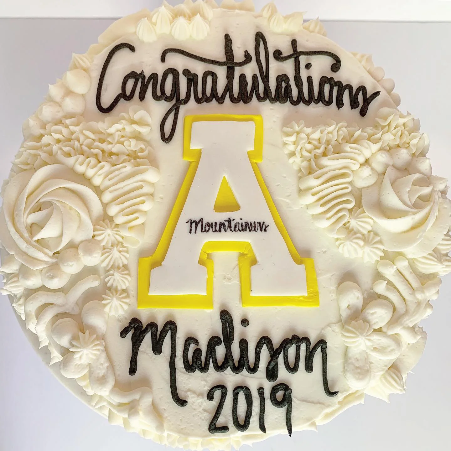 Red Velvet Graduation Cake