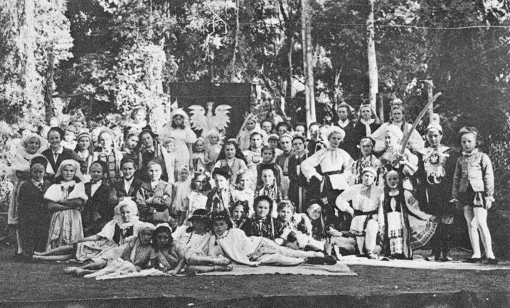 La compagnia teatrale di Tengeru.