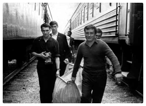 Jan Palach (primo da sinistra) nel 1967. Dall’archivio del fratello Jiří.