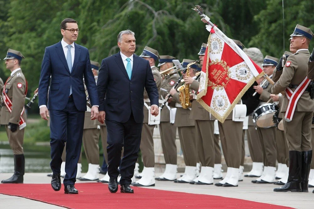 I premier ungherese e polacco, Viktor Orbán e Mateusz Morawiecki. Per quest’ultimo, in Europa c’è “un’oligarchia di potenti che punisce i più deboli”. | Foto tratta da Flickr.
