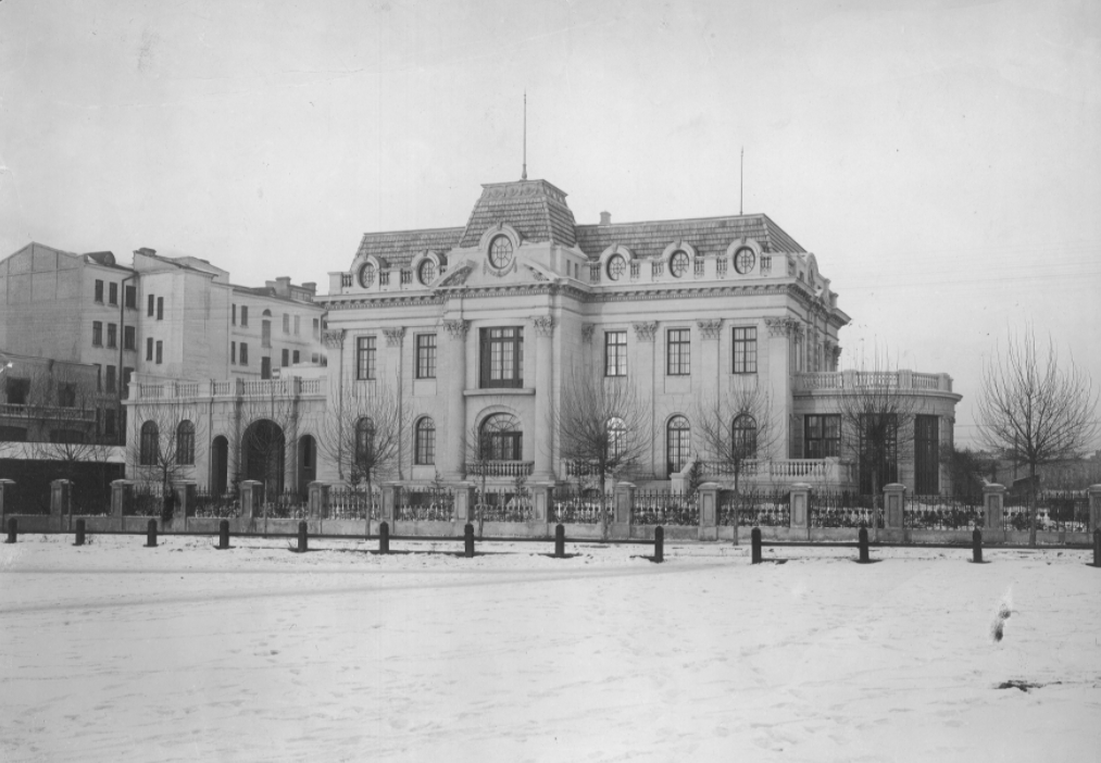 Palazzo Kowalski, Harbin   (Koncern Ilustrowany Kurier Codzienny - Archiwum Ilustracji).PNG