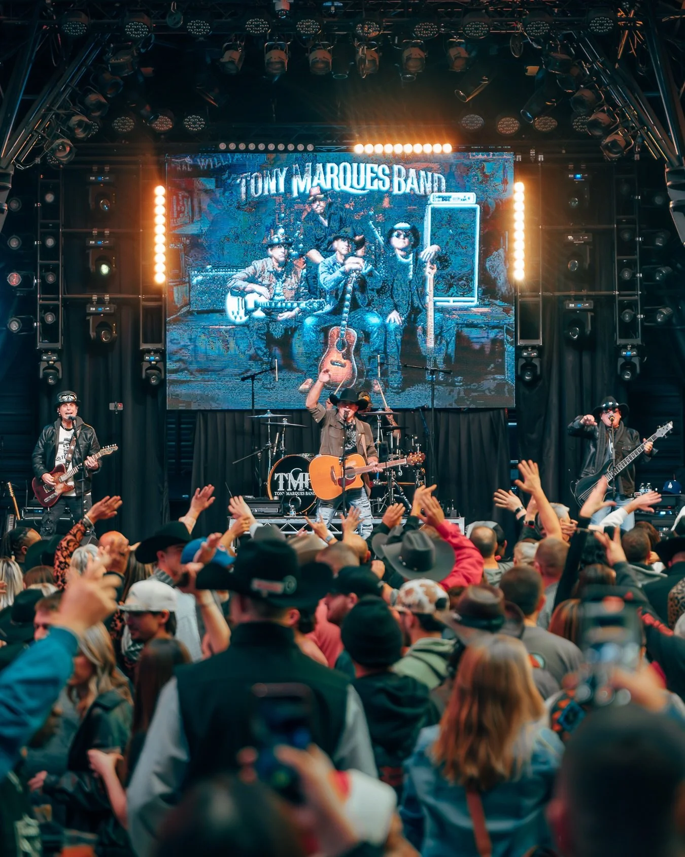 Always a great night on Fremont Street Experience when Tony Marques Band is on stage🤠