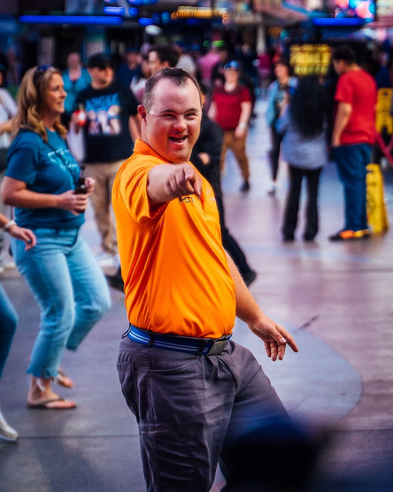 Faces of Fremont: @team_kody 
.
.
.
.
#teamkody #golflife #countryboy #fremontstreetexperience #straightouttavegas