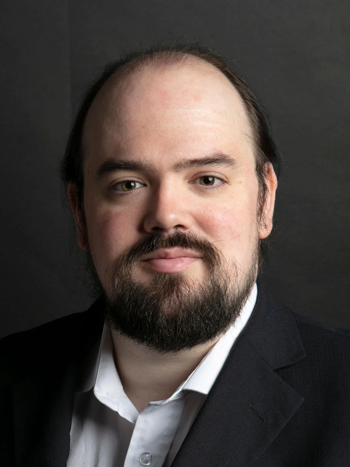 Robin Whitehouse Headshot colour.jpg