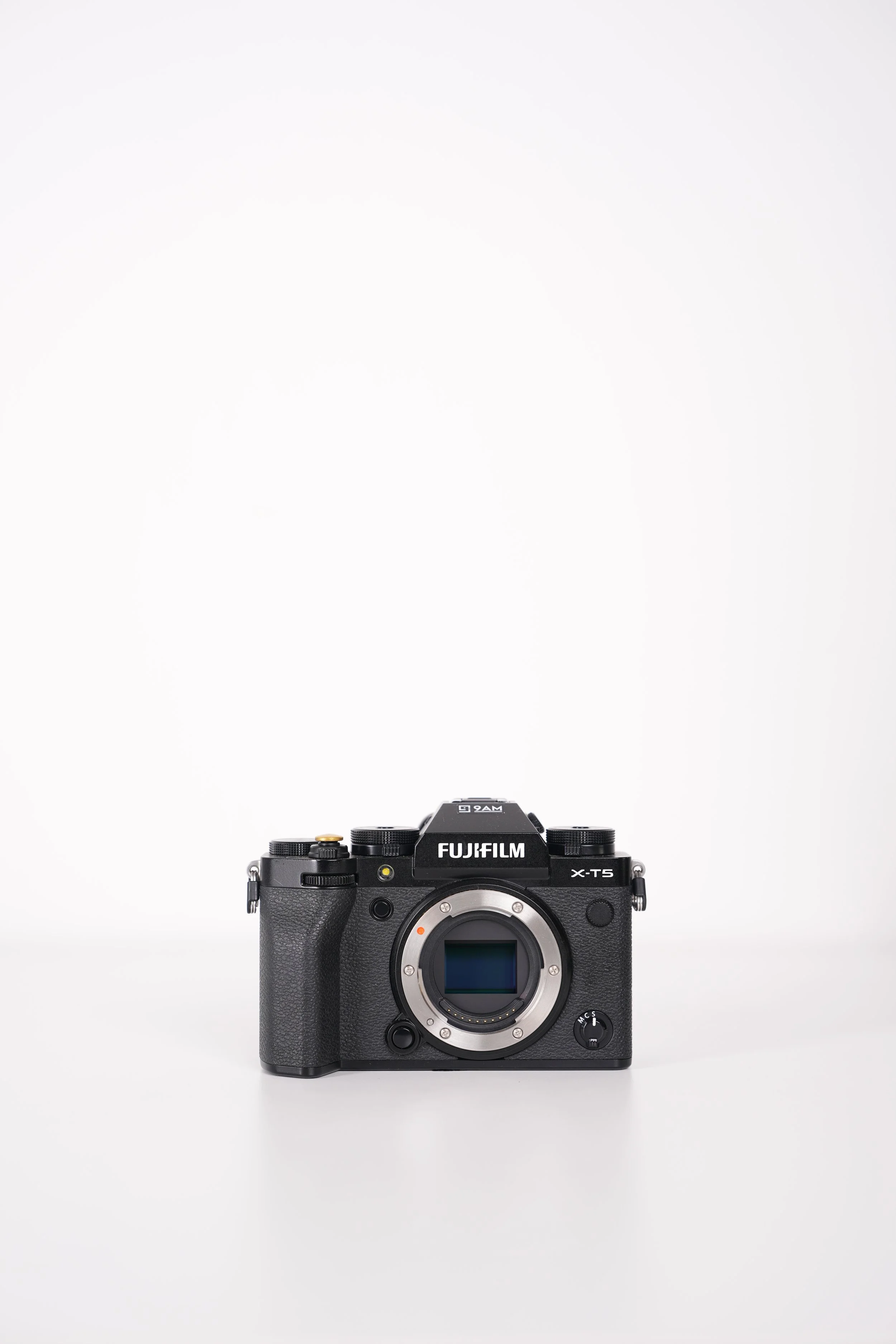  Fujifilm X-T5 $120 for 2 weekdays or $150/weekend (3 days Fri-Sun) 