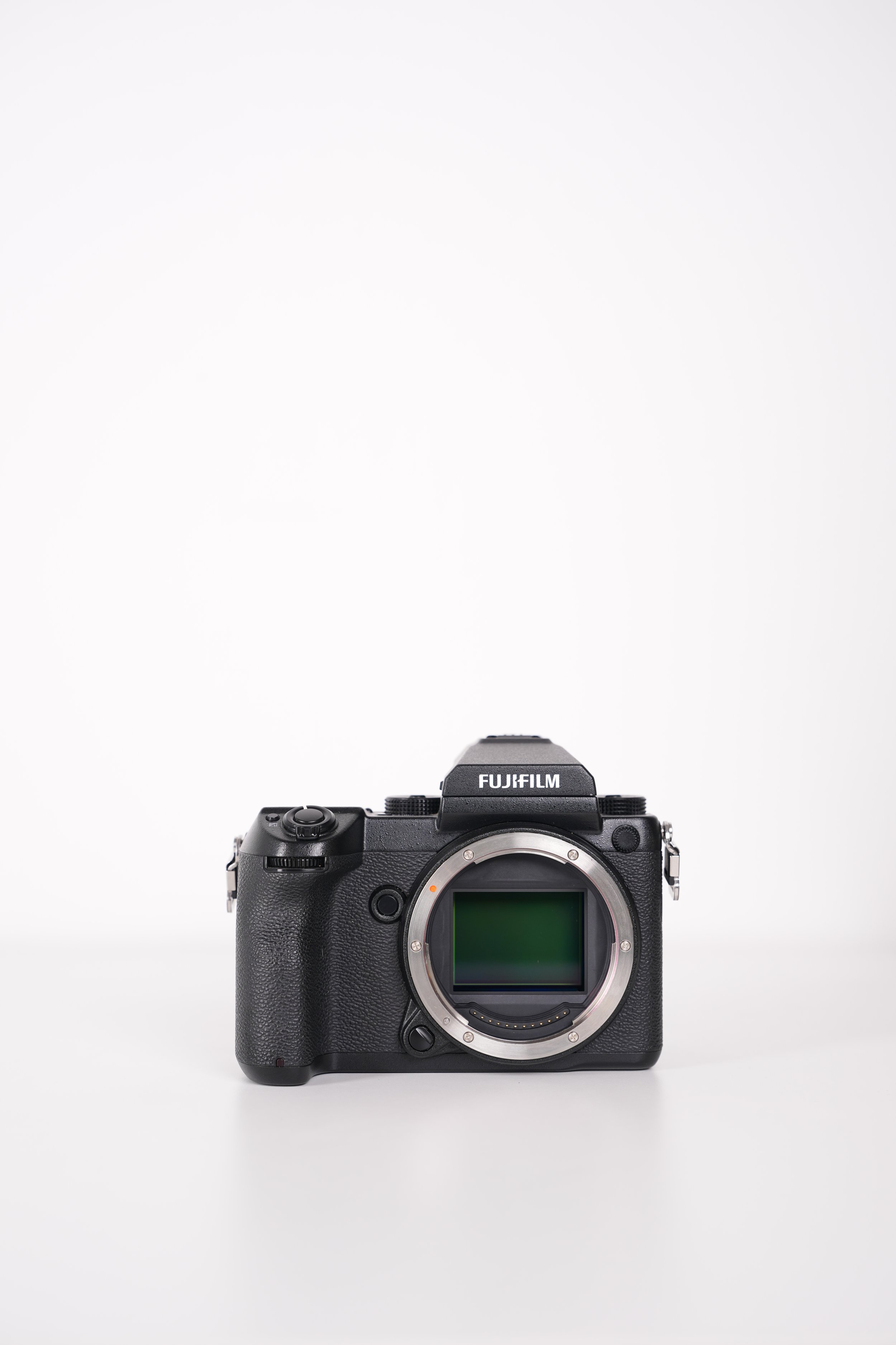  Fujifilm GFX100S II $300 for 2 weekdays or $400/weekend (3 days Fri-Sun)  