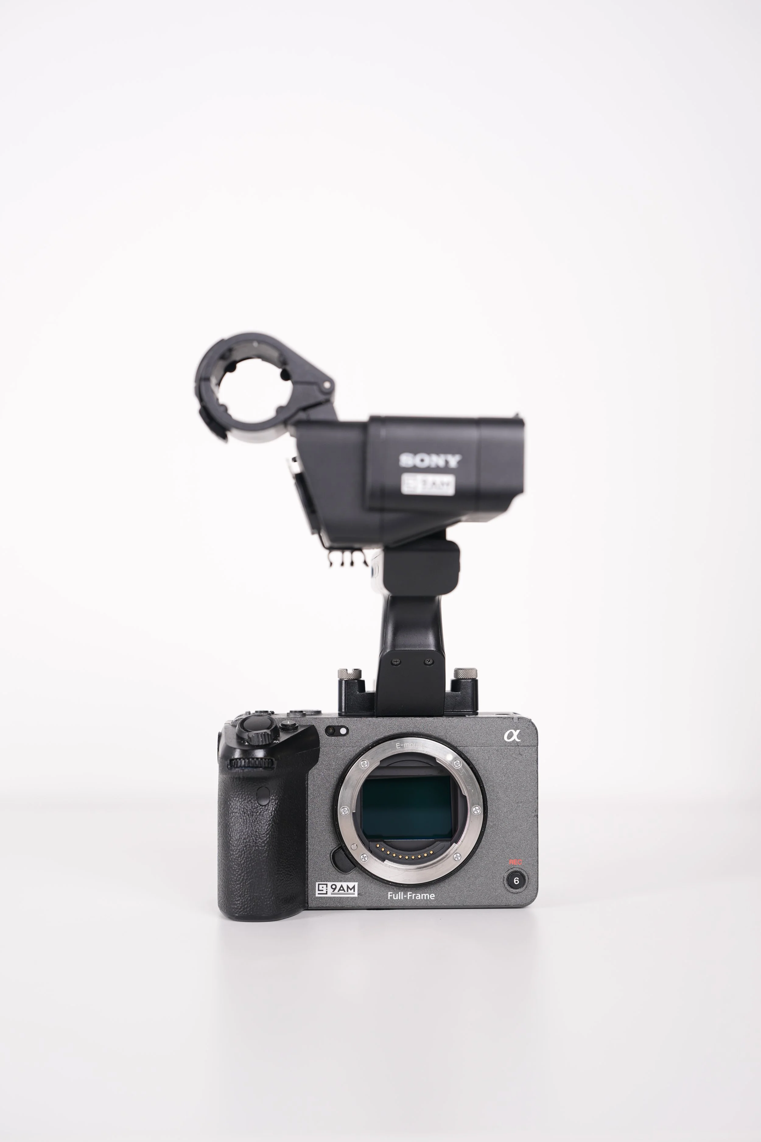  Sony FX3 $220 for 2 weekdays or $250/weekend (3 days Fri-Sun)→ 