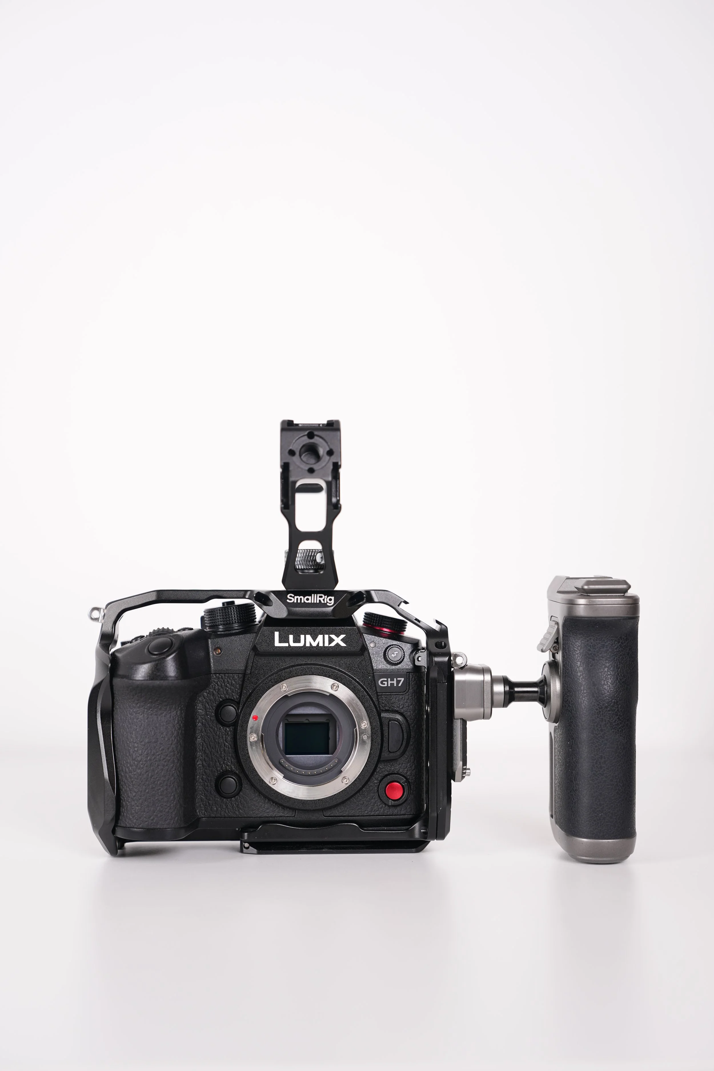  Lumix GH7 $180 for 2 weekdays or $220/weekend (3 days Fri-Sun) 