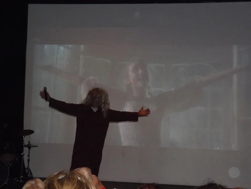 Singalong01.jpg
