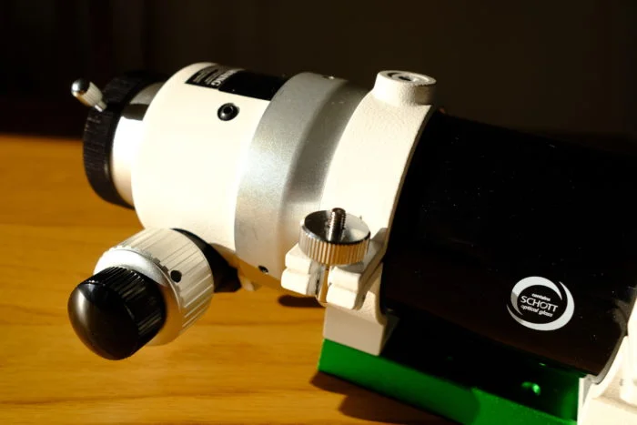 SkyWatcher Evostar 72ED 2″ Crayford-type dual-speed focuser. So smooth and precise.