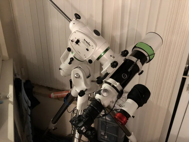 Guide cam is the red component, screwed into the guide scope.