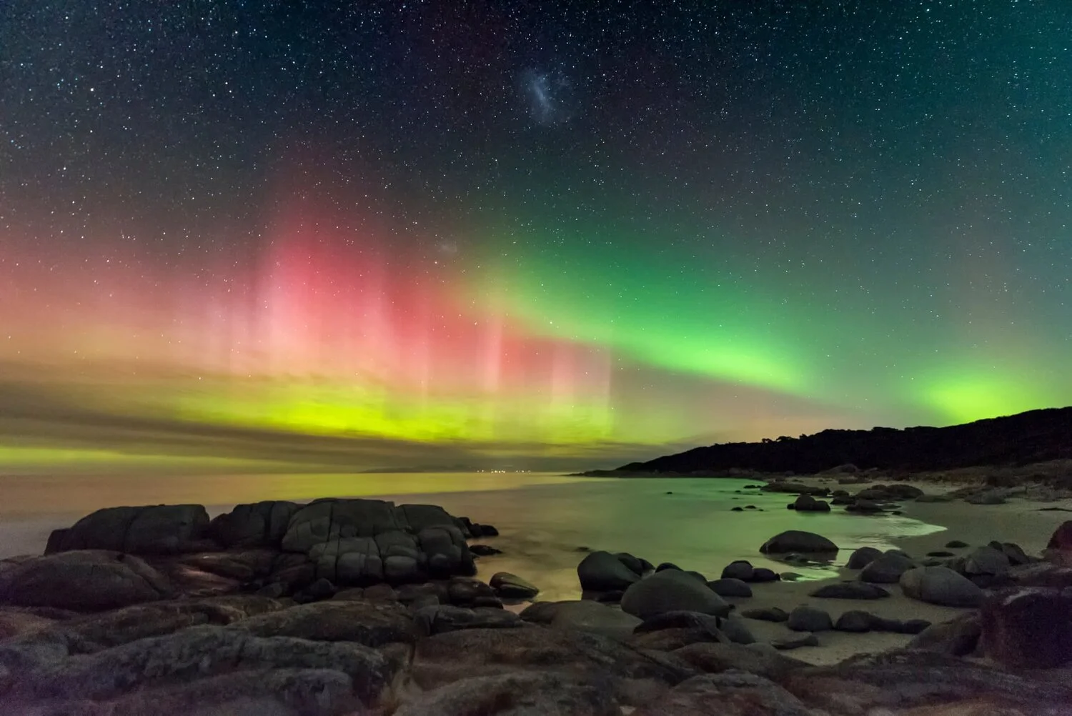 Aurora Australis from Beerbarrel Beach, by James StoneRunner Up: Aurorae