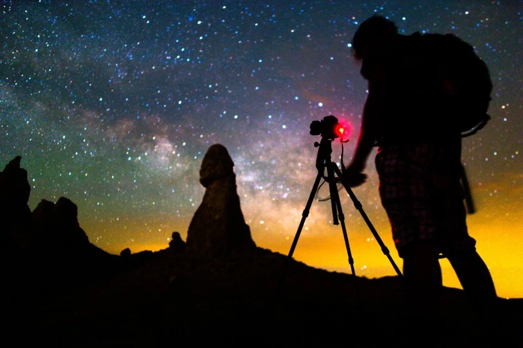 Don’t expect your camera to be able to autofocus in dark sky conditions.