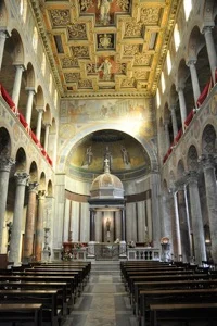 Pars interior ecclesiae Sanctae Agnetis.