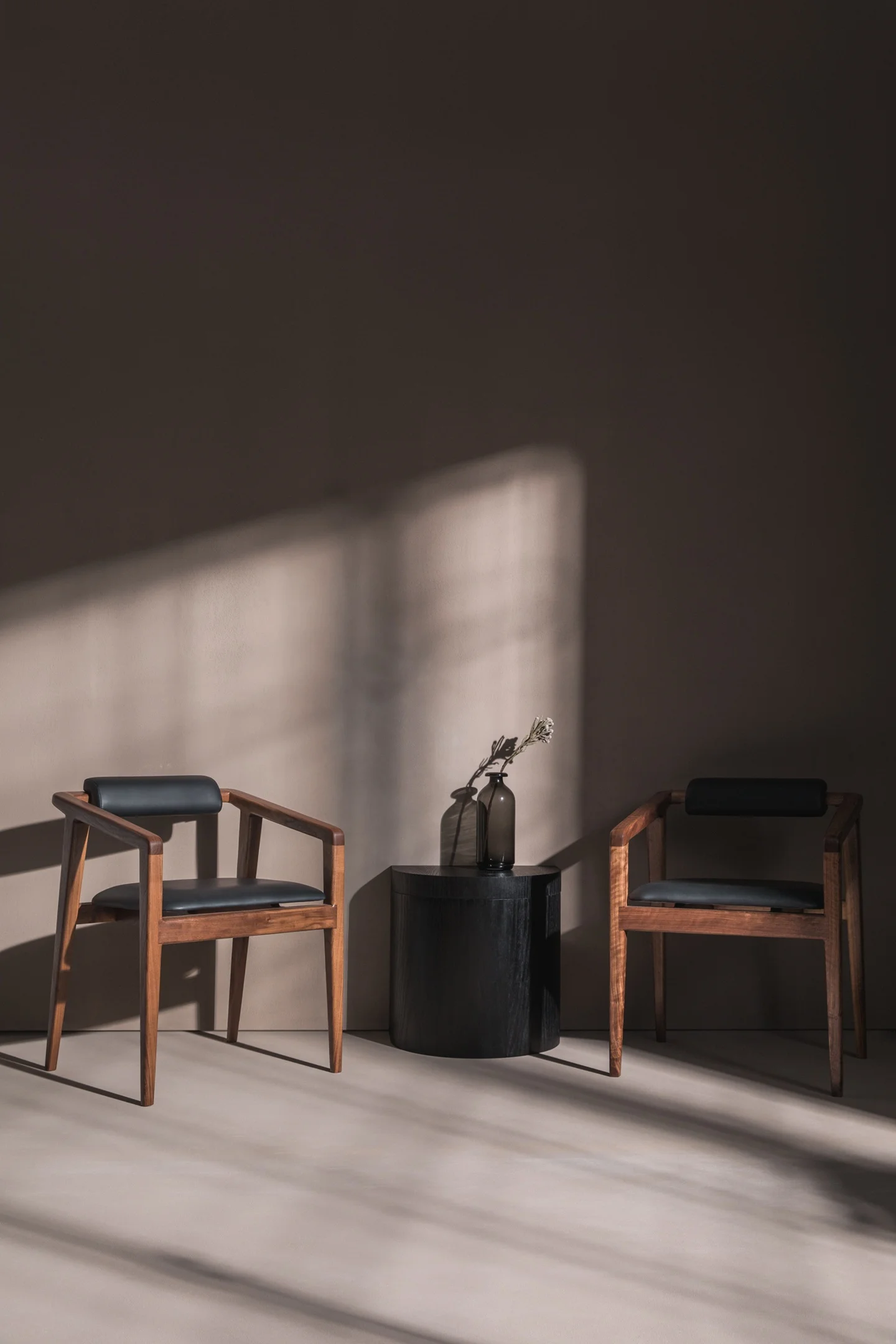 VASTE_CHAISES NORD & CACHE NOIRE.jpg