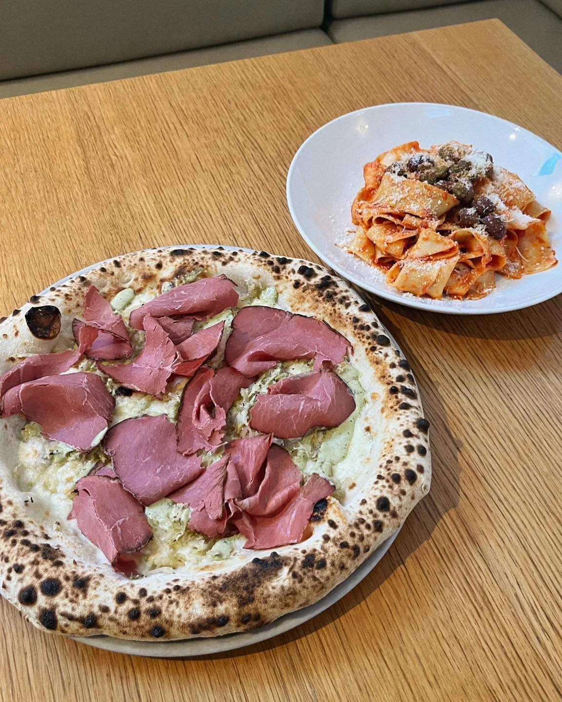 Dobra stara Ruby in Puttanesca pa&scaron;ta, samo ta teden. Dober tek! 🍴💫