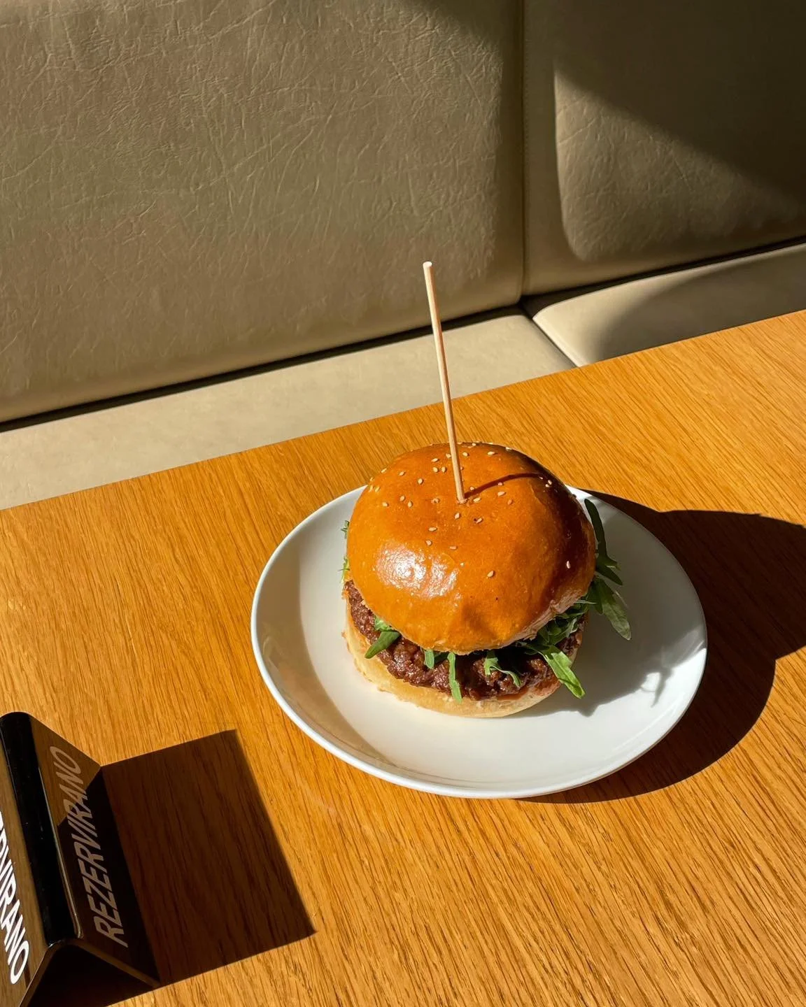 Ti, js, sonce, burger v trappi?! 😌 dons od 12. naprej! ☀️