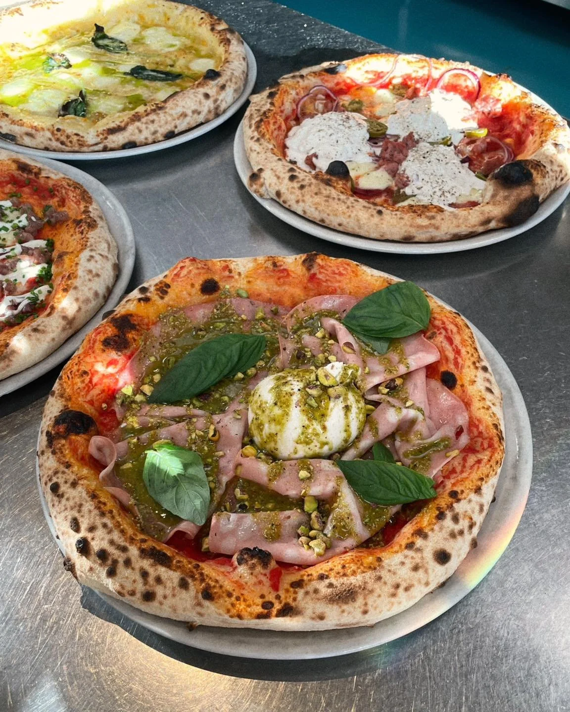 Po opravljeni državljanski dolžnosti kosilo v trappi? 🤓 Mi smo kle od 12. naprej! 🍕🍔