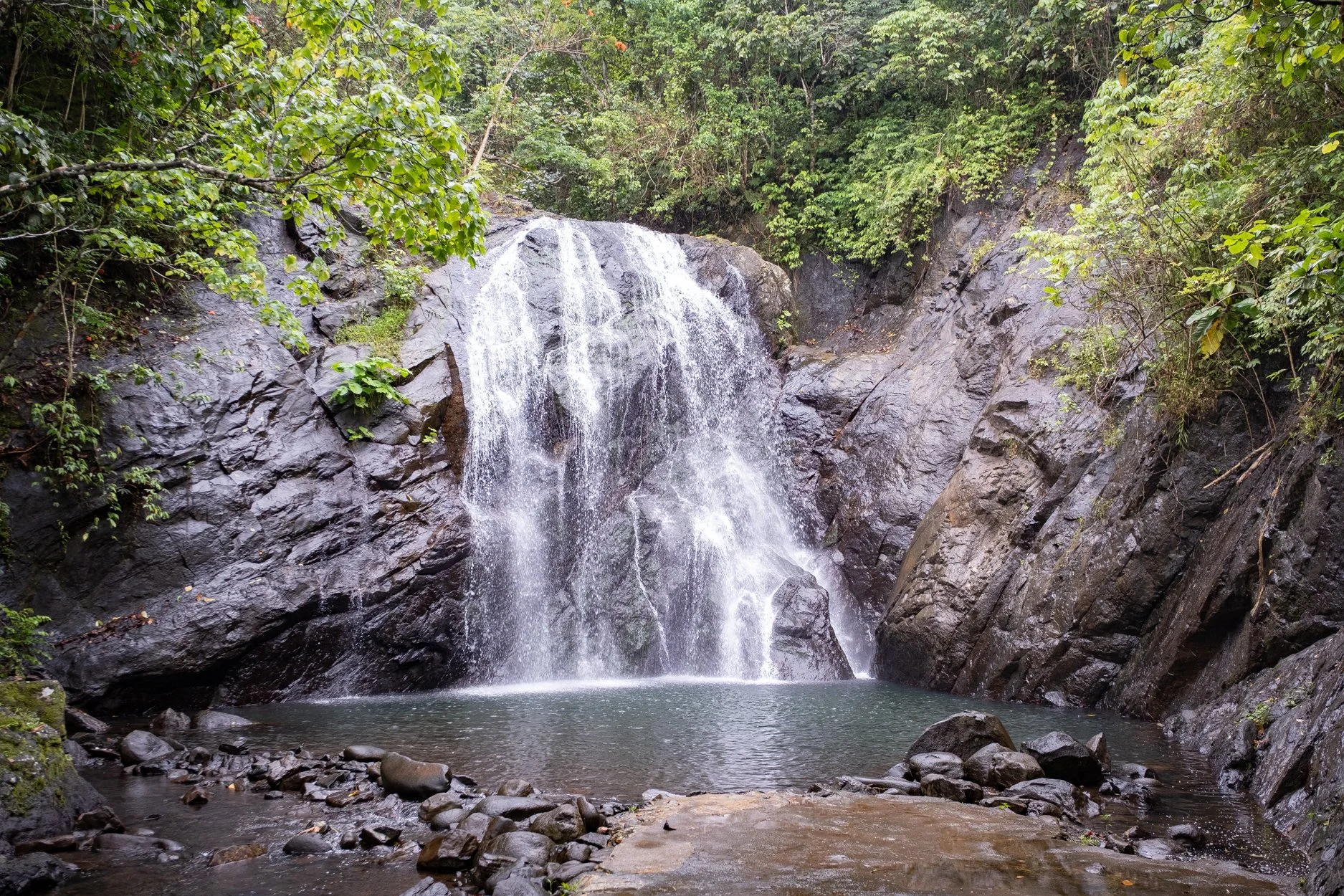 FIJI-Maniavatu-wwaterfall-563922.jpg
