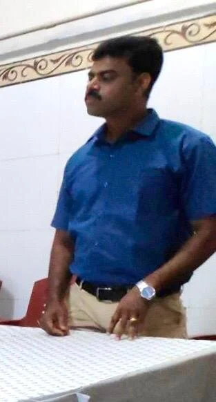 நம் மருத்துவர் அசோக் ராஜ் கண்களில் கனவோடு ..