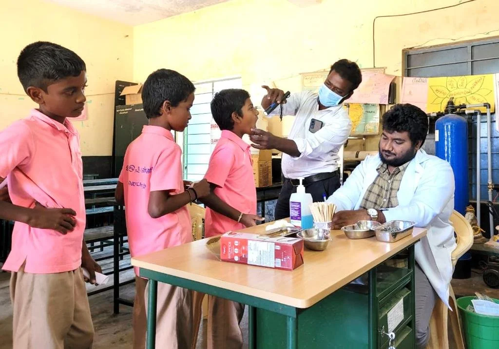 vlakshmipuram-school-dental camp1.jpeg