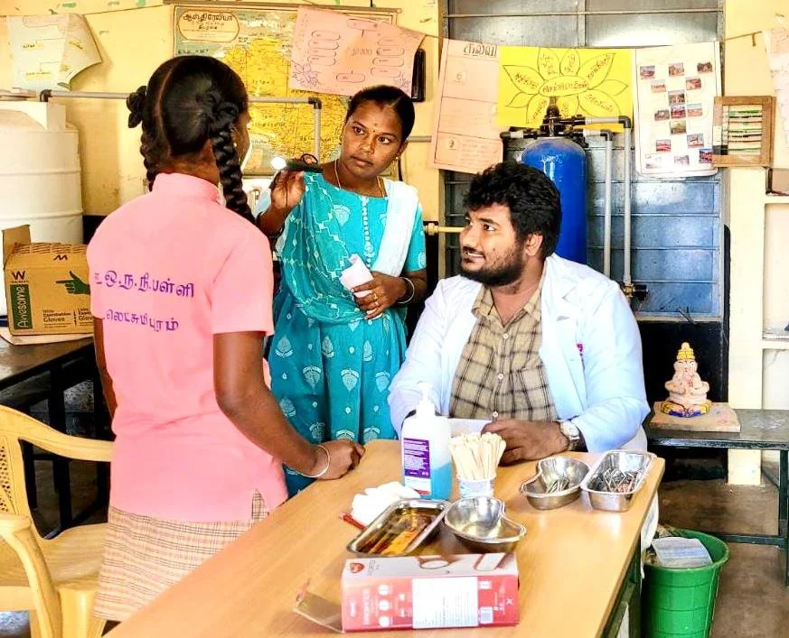 vlakshmipuram-school-dental camp3.jpeg