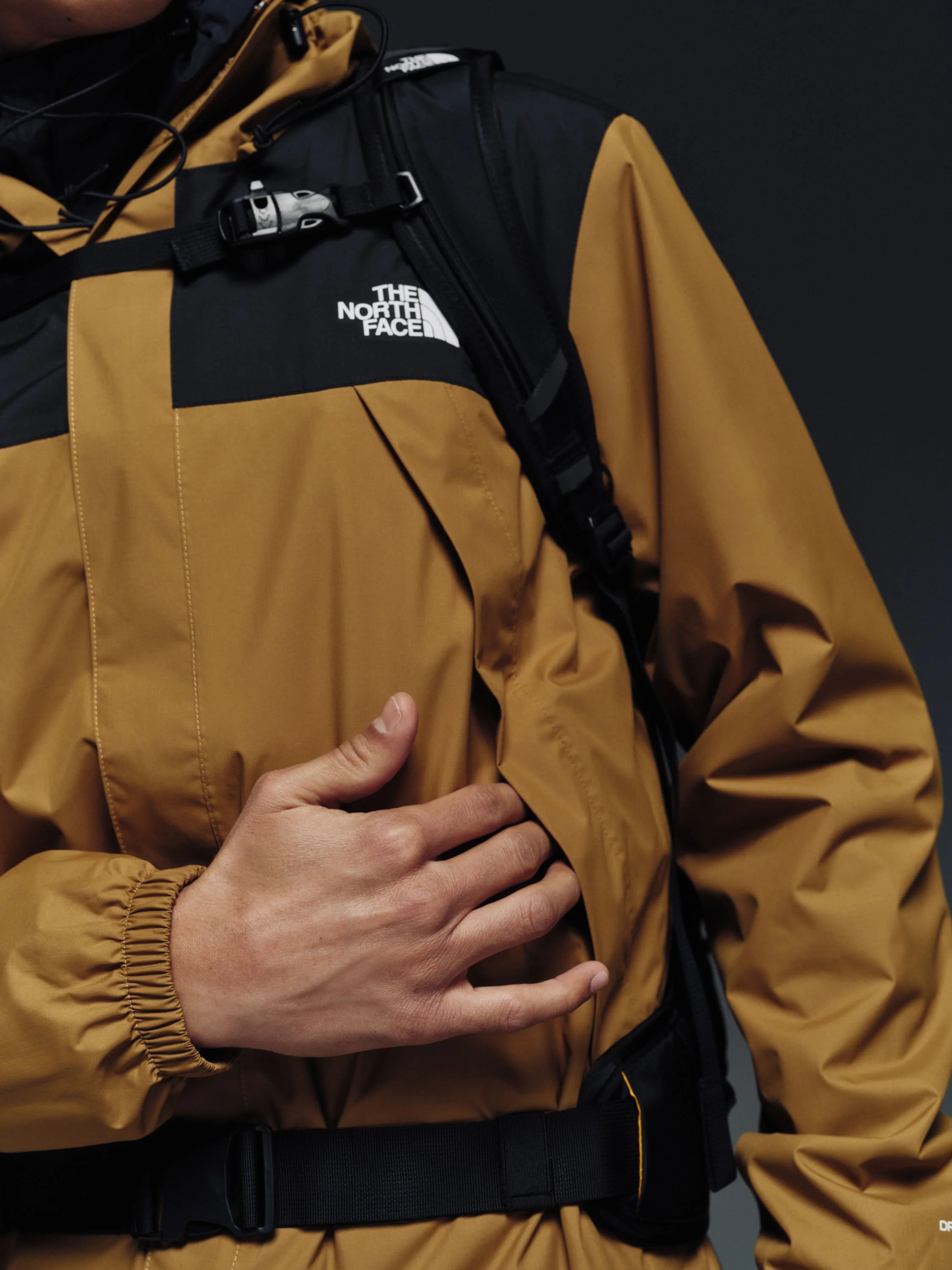 TNF_FF25_MENS_ANTORA_JACKET_BROWN_255.jpg