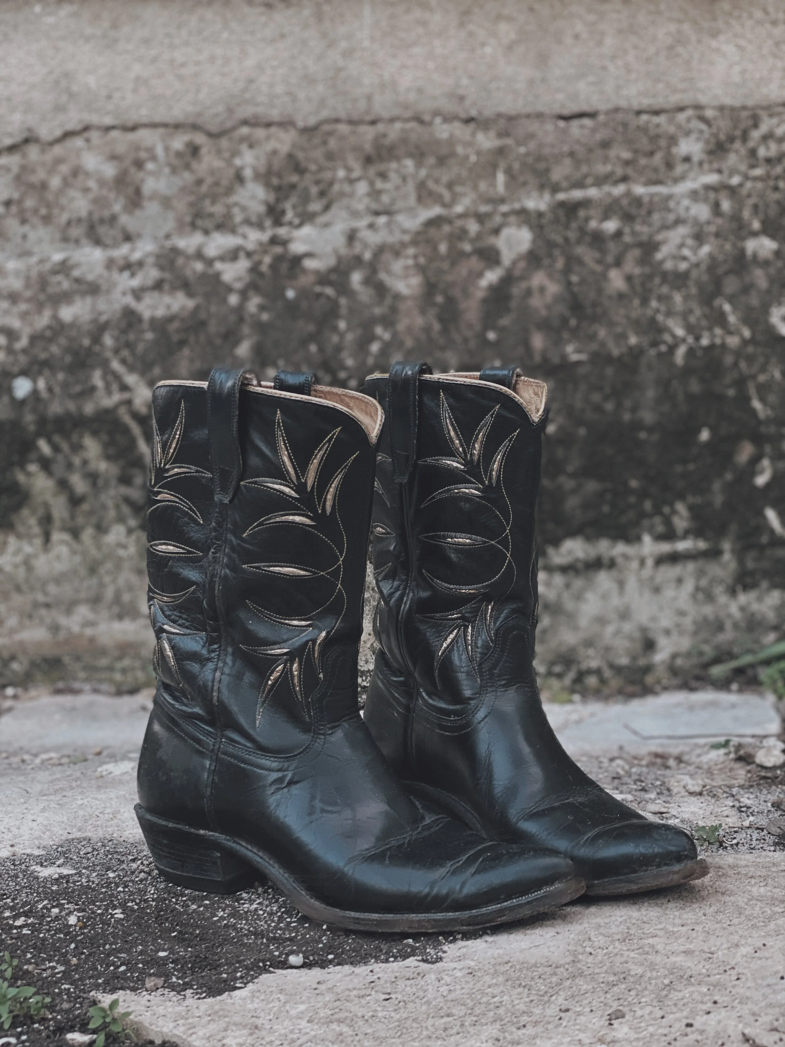 Vintage 1960's ACME Gold Inlay Western Boots - Size 7 — LIFE OF VICE