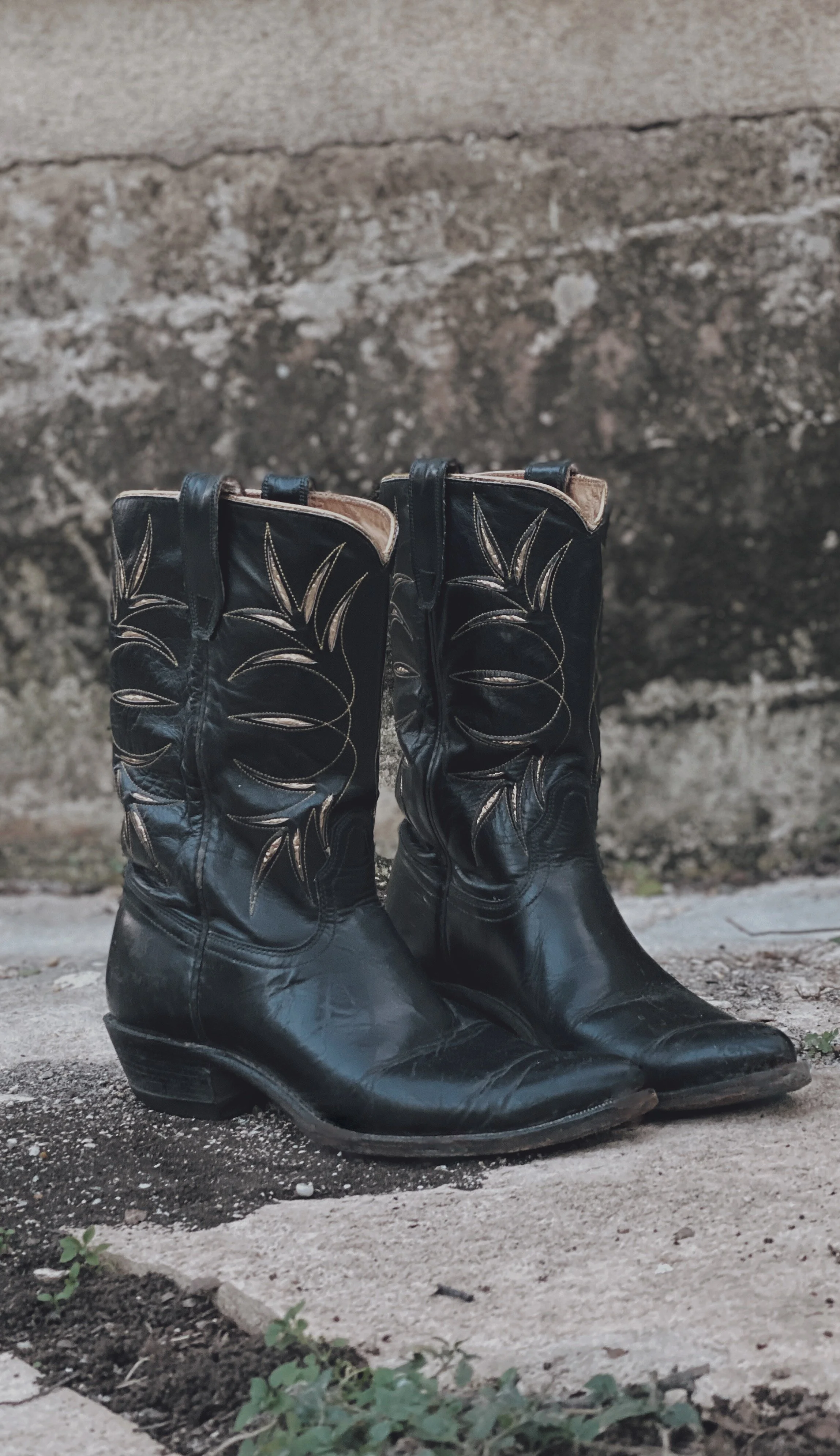 VINTAGE Acme Black Leather Western Boots Vintage ACME GOLDEN Eagle Cowboy Boots size 7.5 D – Western  main image 3