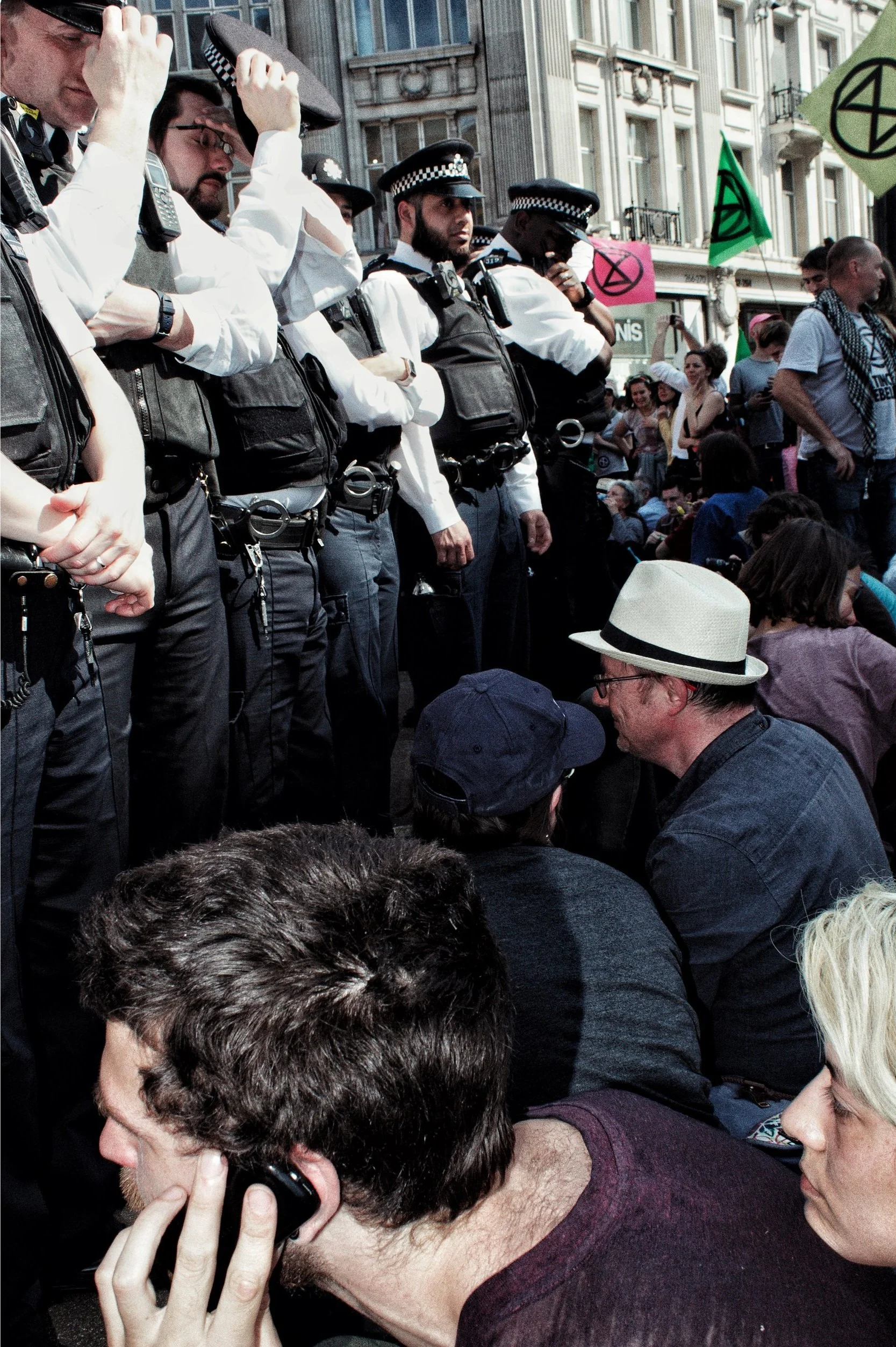 Angela+Christofilou_XR+protests+bridges+takeover+2019_050.jpg