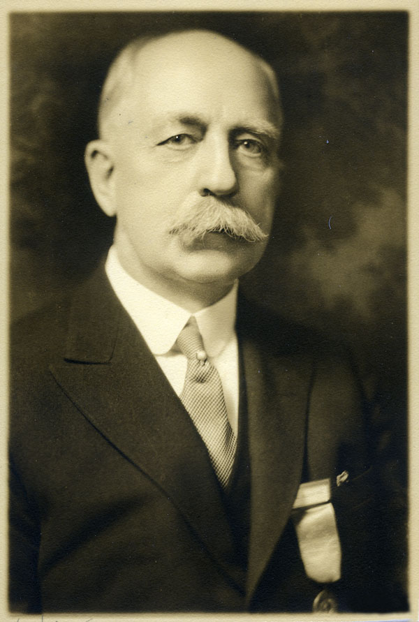 ALEXANDER-HEADSHOT.jpg