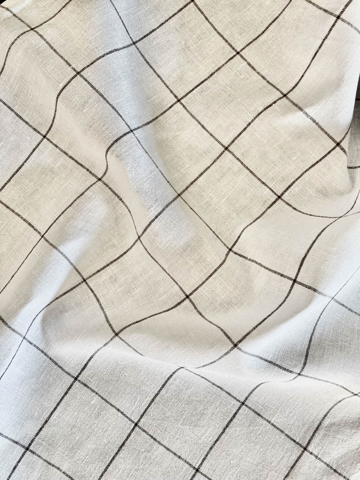 Black &amp; White Grid Linen Napkin