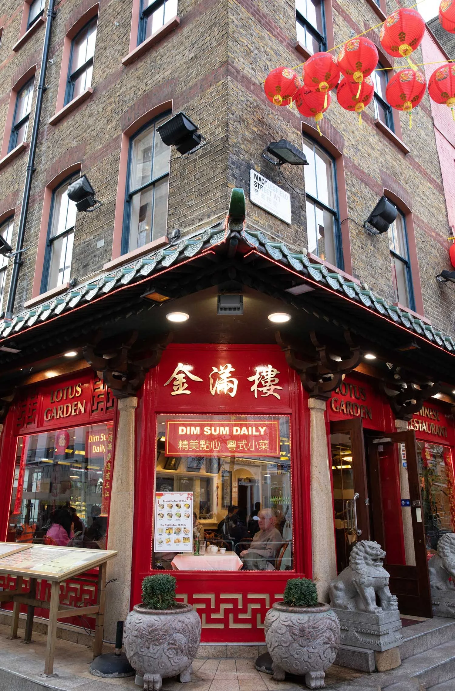 Restaurant in Chinatown in London