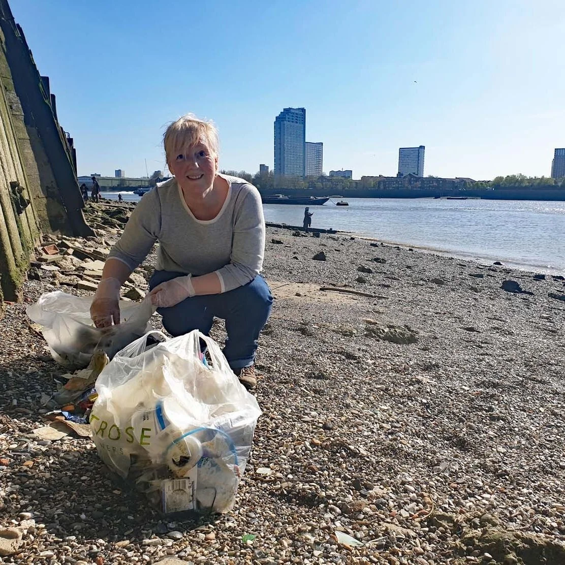 Earth Day 2021 - Cleaning Plastic from a Beach on the Isle of Dogs