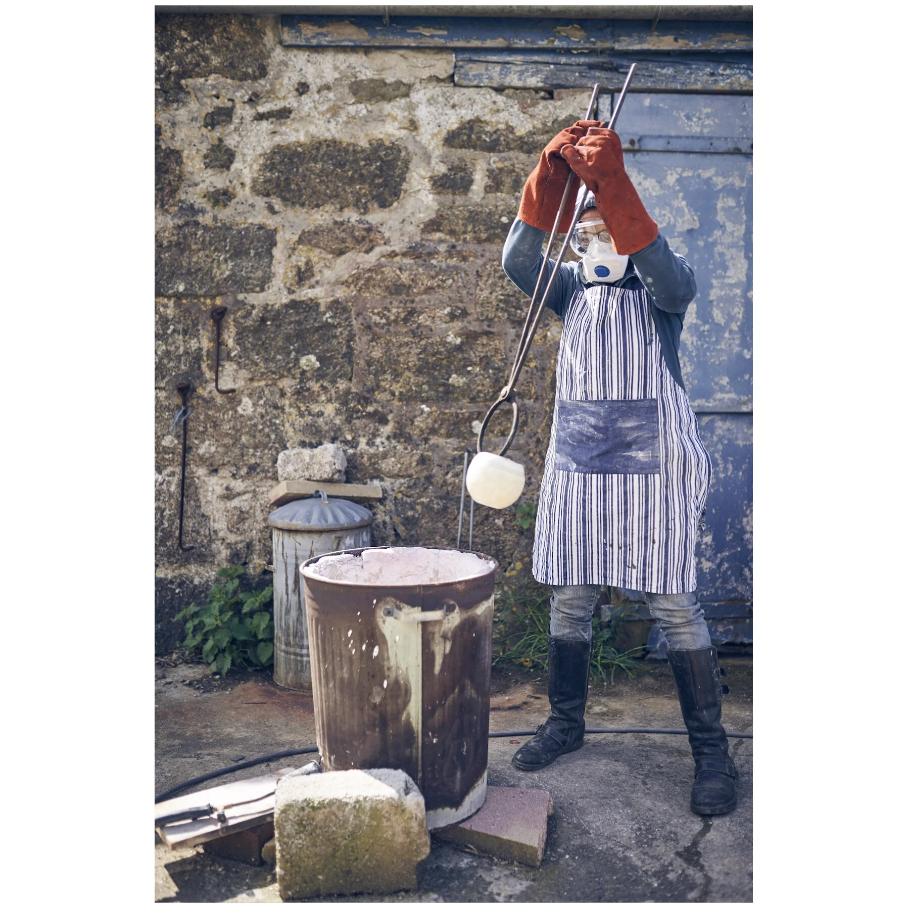 Taking Pot from Raku Kiln_Lucktaylor Ceramics_Photo credit_Jesse Wild.jpg