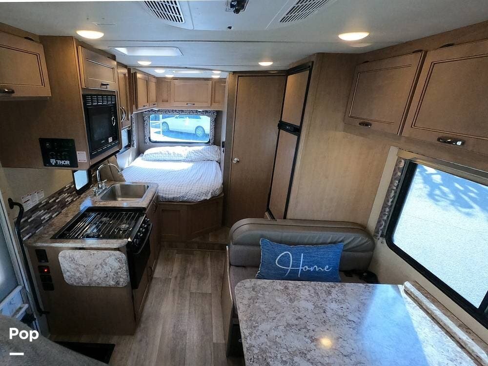 Interior.jpg