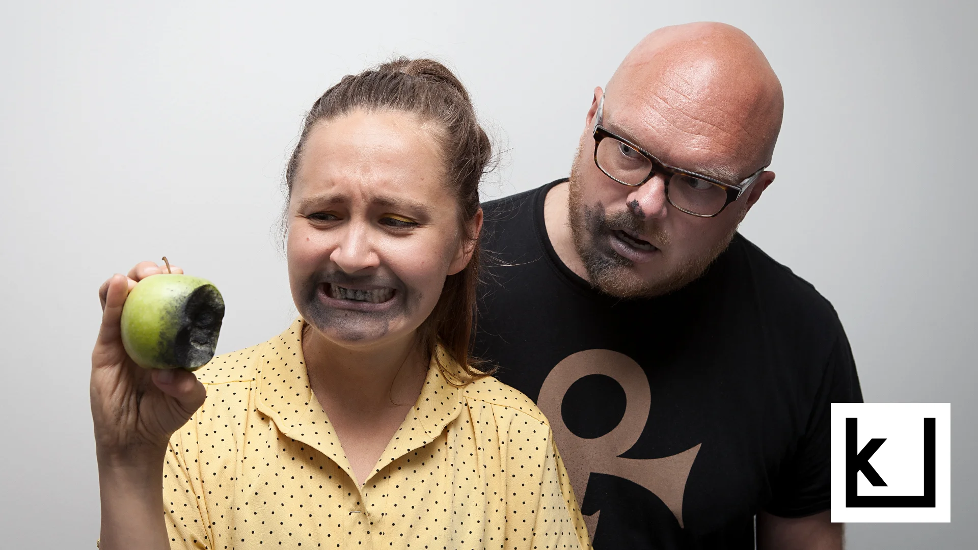 Bad Apple. Photography for an article about two journalists, who face the computer virus and gets shocked.