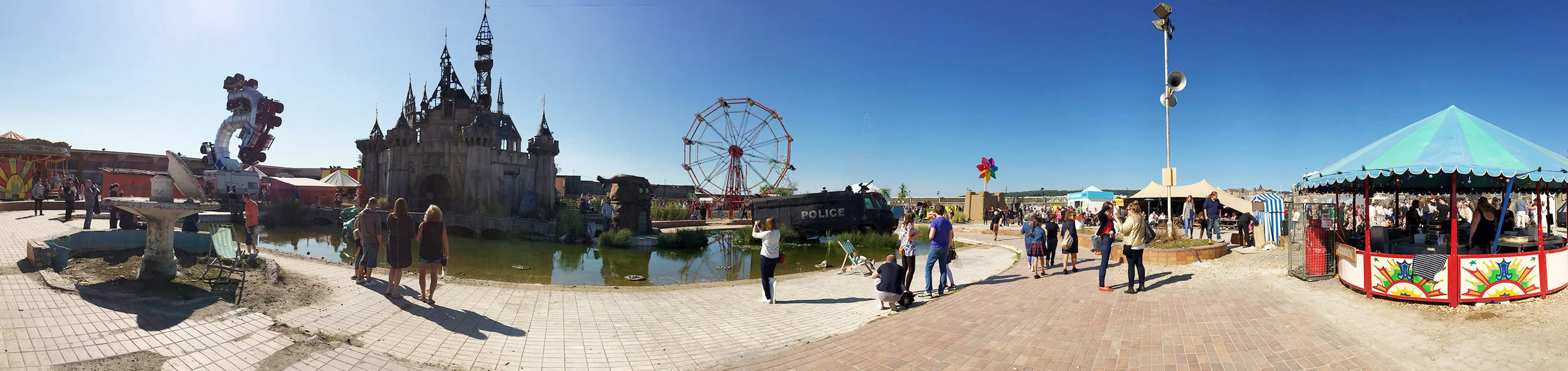 dismaland_entrance.jpg