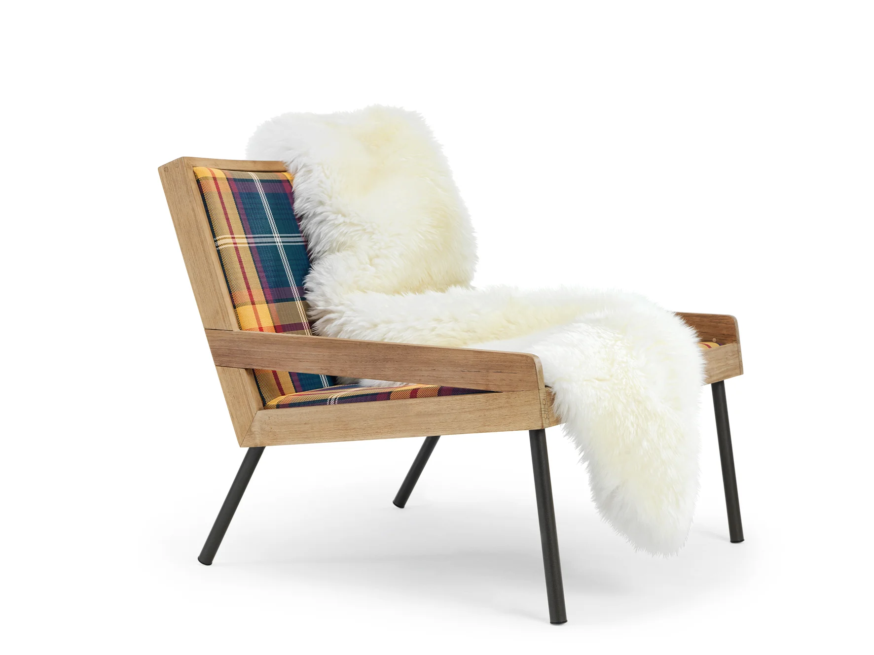 A_Mountain_LoungeChair_tartan_pelliccia.jpg