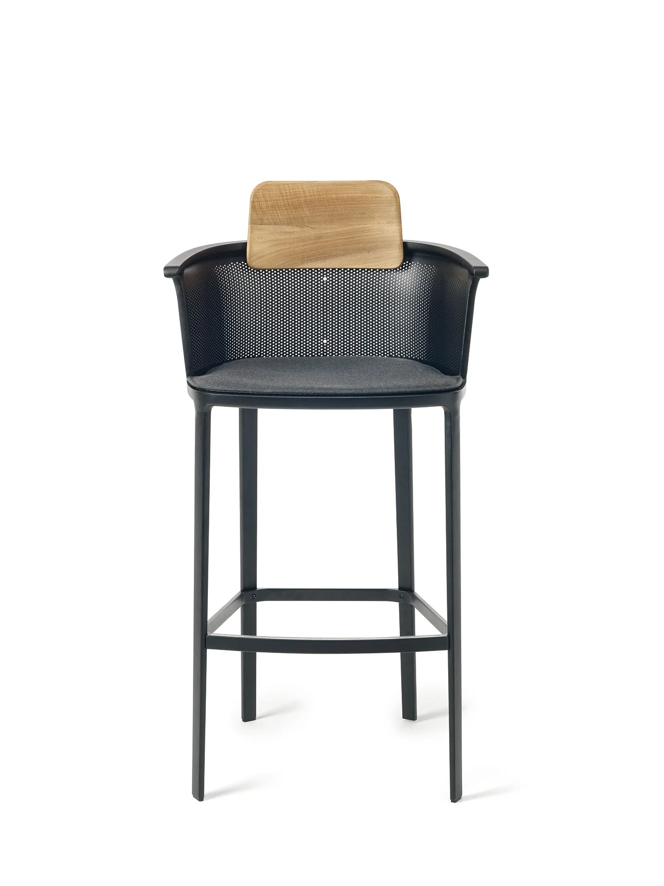 Nicolette_highstool_front_2019.jpg