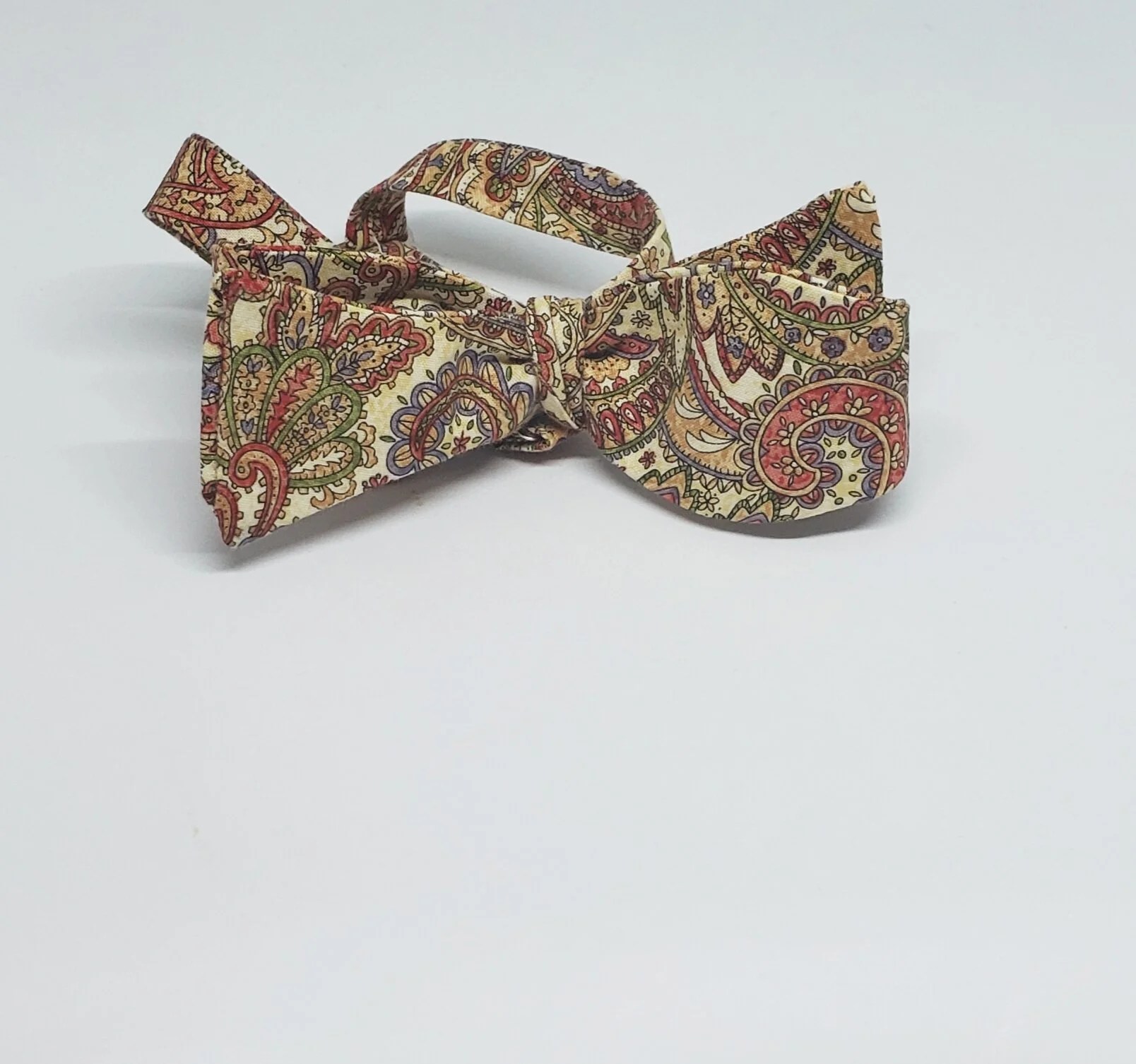 Vintage Paisley Bowtie