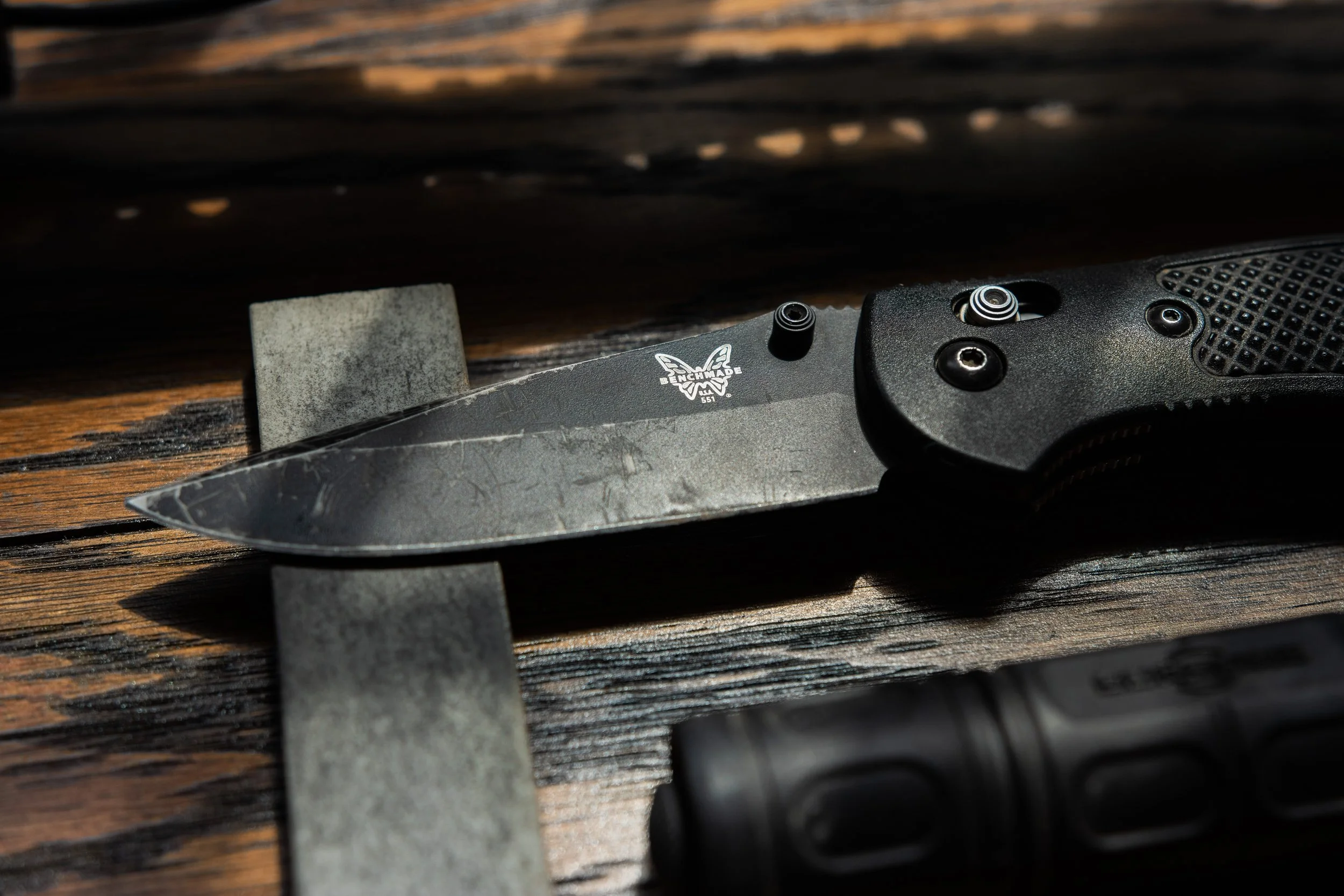 Benchmade Griptillian, Surefire light