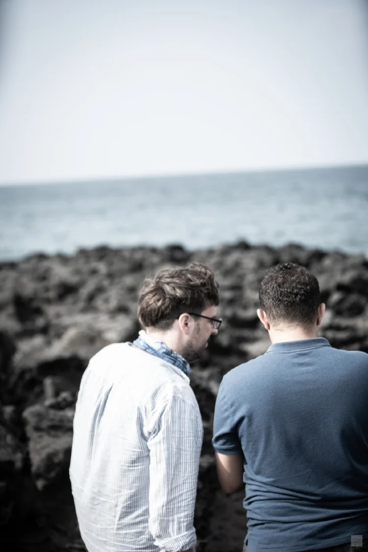 Neil and 'M' discussing the refugee issue on Jeju. Photograph by Hankyul Kim © 2018