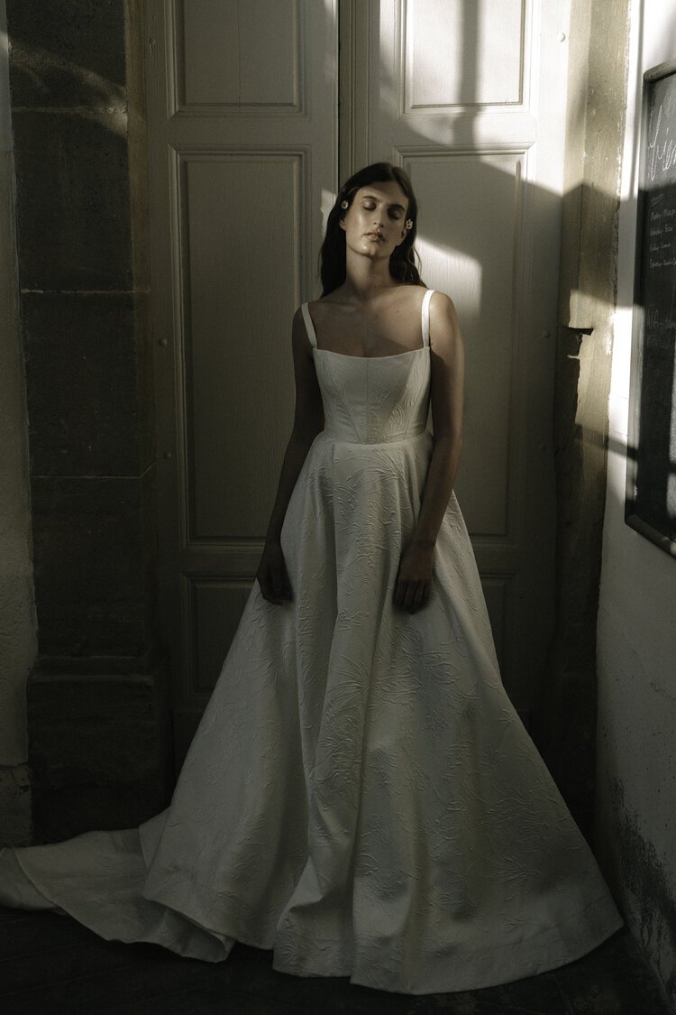 Alena Leena  Strike Bridal Bar