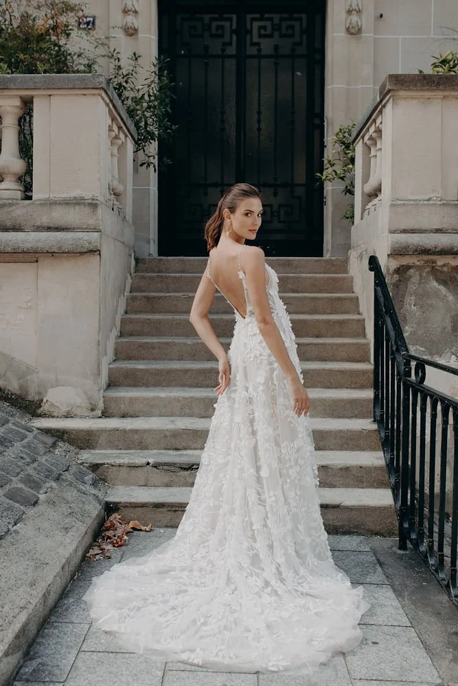 Alena Leena  Strike Bridal Bar