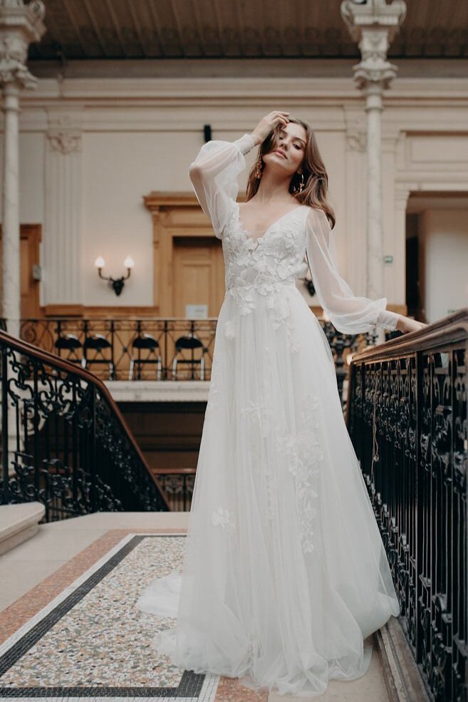 Alena Leena  Strike Bridal Bar