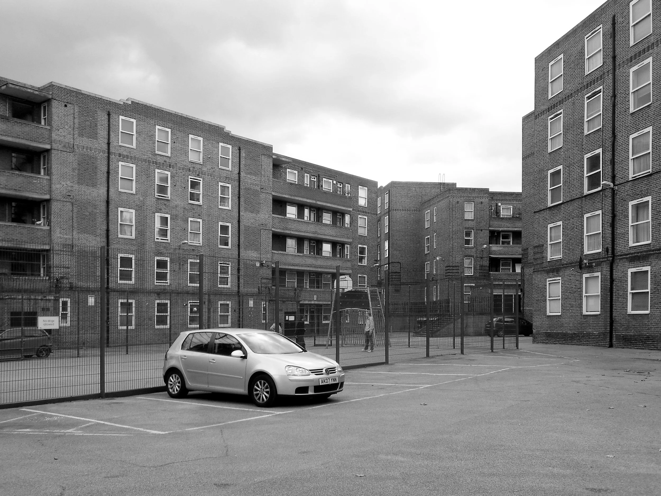 Existing site: Inward looking arrangement isolated the estate from the surrounding context