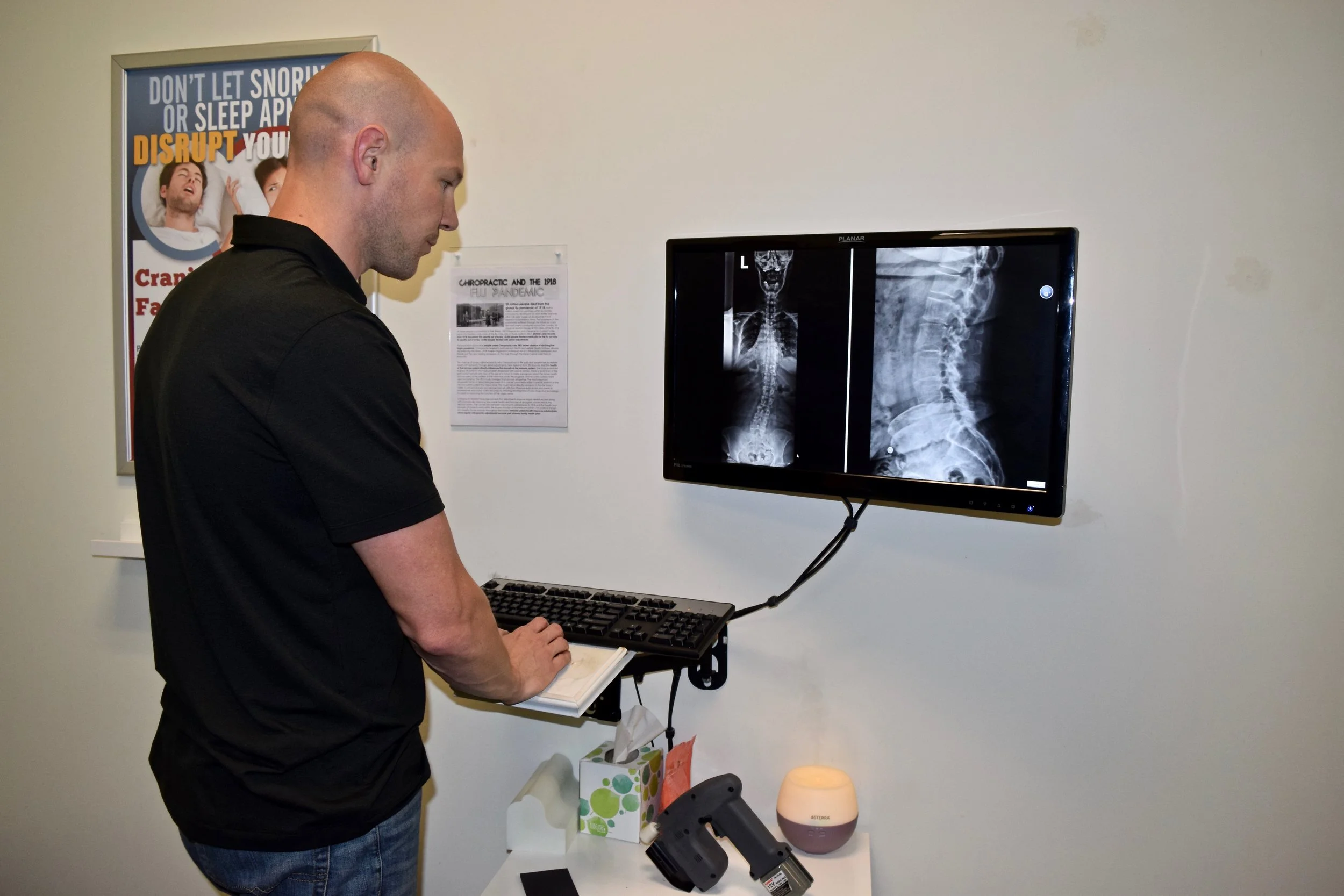 Max Chiro Dr Tim Exam Room XRay Overlook.jpg