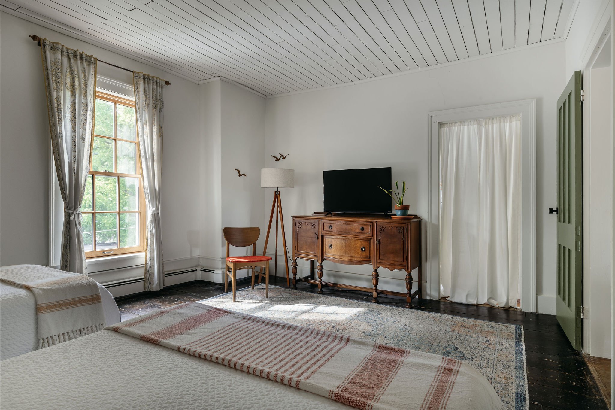 Upstate_NY_Wedding_Venue_Farmhouse_Bedroom.jpg